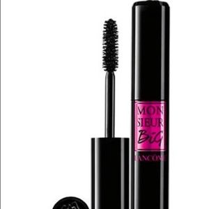 NWT MONSIEUR BIG VOLUMIZING MASCARA